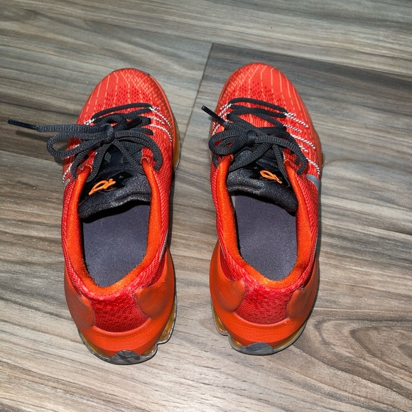 Nike basketball shoes - Picture 4 of 5